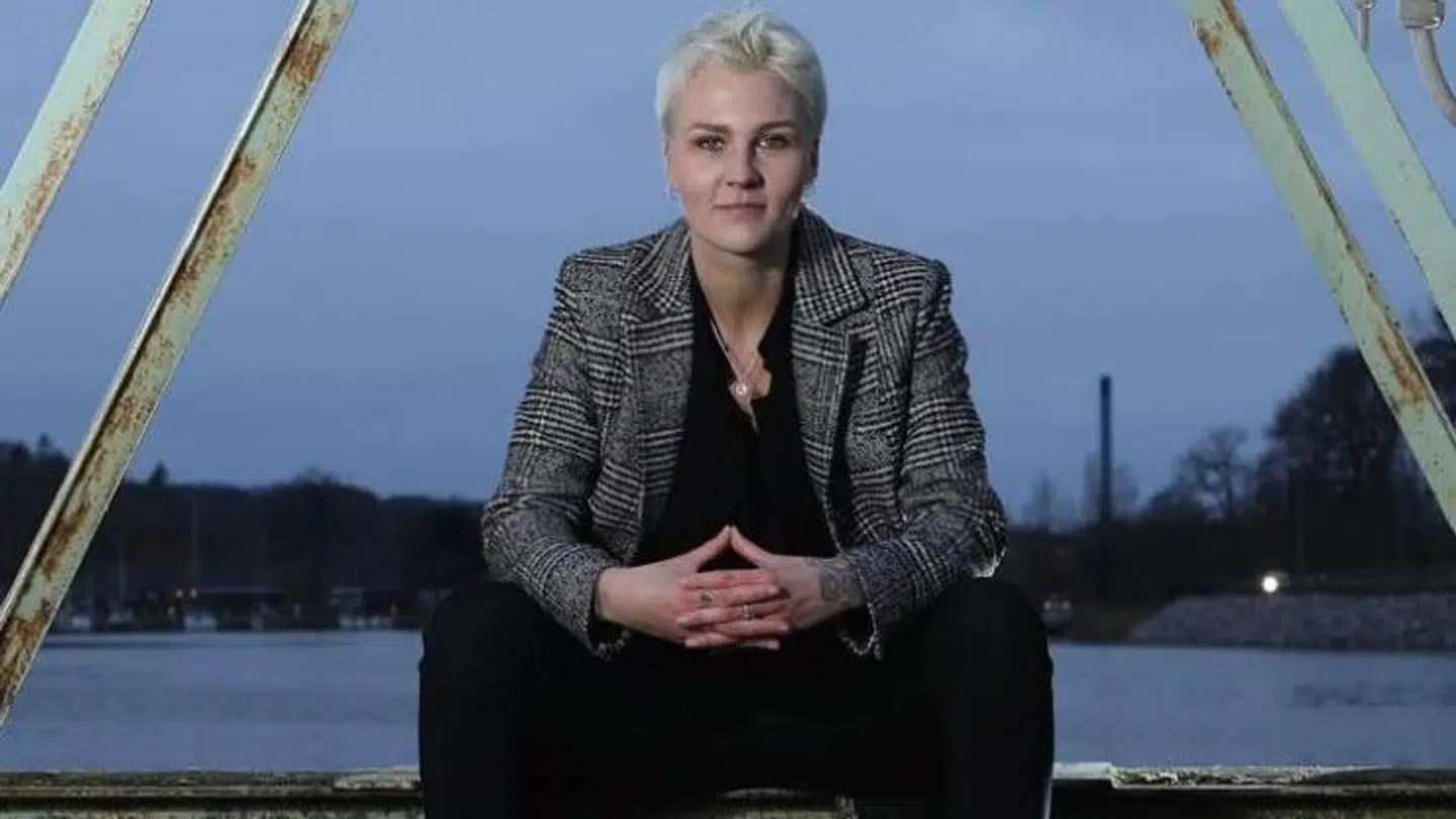 28-årige Sema Simone er overbevist om, at ikke alt er, som det skal være, når det kommer til coronavirussen.