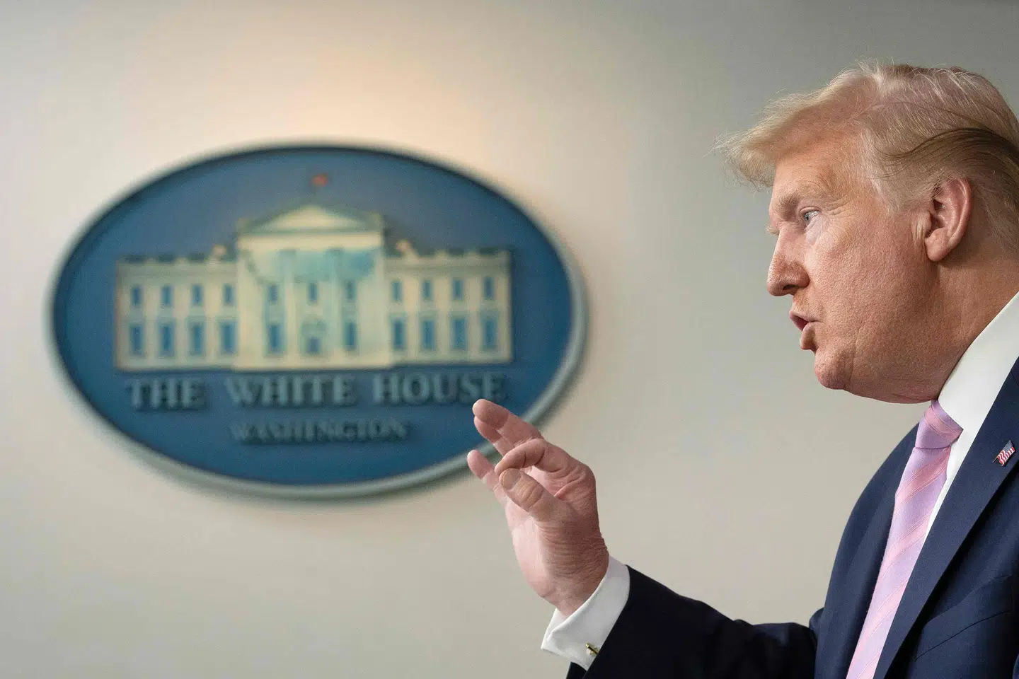 Præsident Donald Trump siger, at beslutningen om, hvornår det er sikkert at genåbne landet er den vigtigste, som han nogensinde har skullet tage. Jim Watson/Ritzau Scanpix