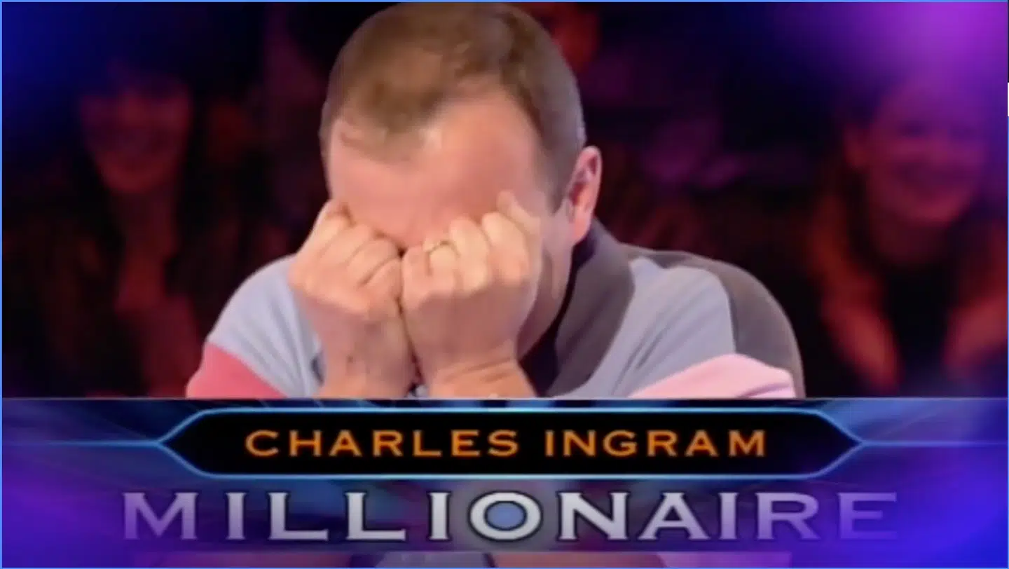 Charles Ingram bryder nærmest sammen af lykke, da han får at vide, at han har vundet millionen.