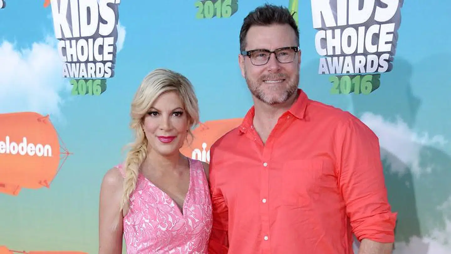 46-årige Tori Spelling med sin mand, 53-årige Dean McDermott. Her ses de ved Nickelodeon's Kids' Choice Awards i 2016.