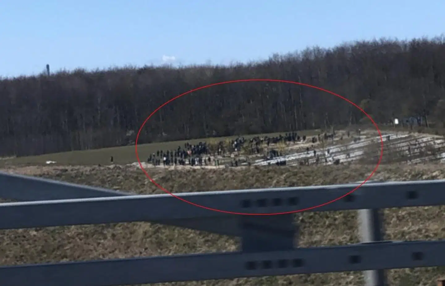 Omkring 100 mennesker deltog skærtorsdag i en begravelse ved den muslimske gravplads i Brøndby.