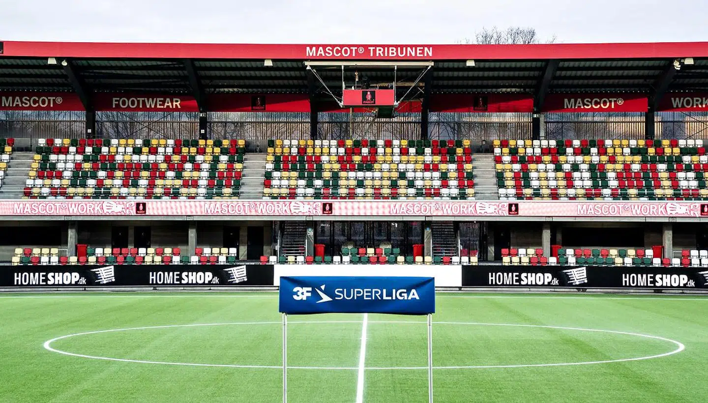 Tomme tribuner på Jysk Park i Silkeborg.
