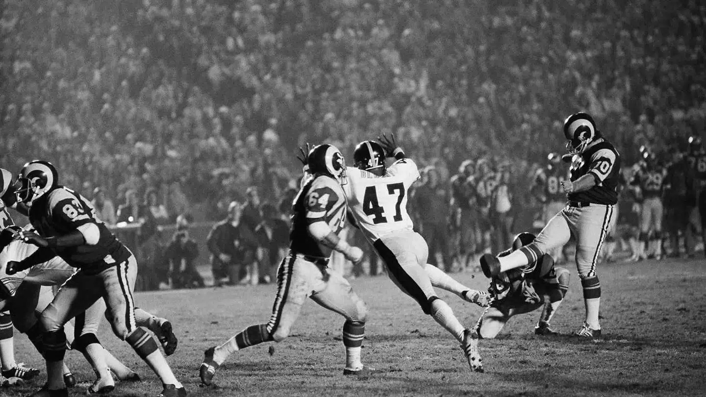 Tom Dempsey (10) havde rekorden for det længste fieldgoal i 43 år.