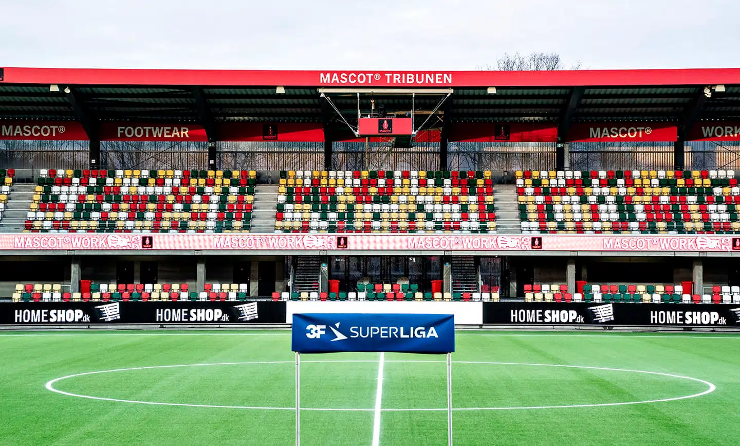 Tomme tribuner på Jysk Park i Silkeborg.