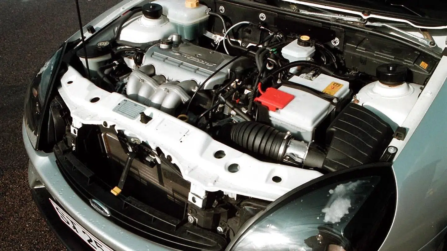 Mange har problemer med at starte bilen i disse dage, fordi de arbejder hjemmefra og derfor ikke kører så meget, som de plejer. (Arkivfoto)