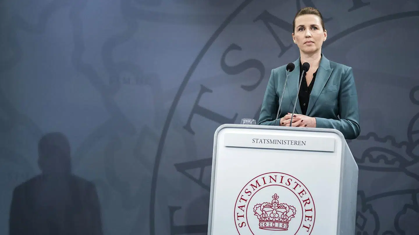Statsminister Mette Frederiksen udtrykte forsigtigt optimisme på pressemøde om COVID-19 i Danmark, i Spejlsalen i Statsministeriet mandag den 30. marts 2020.