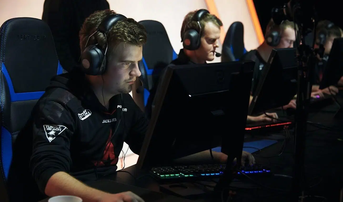 Astralis-stjernerne går ned i løn på grund af corona-krisen.