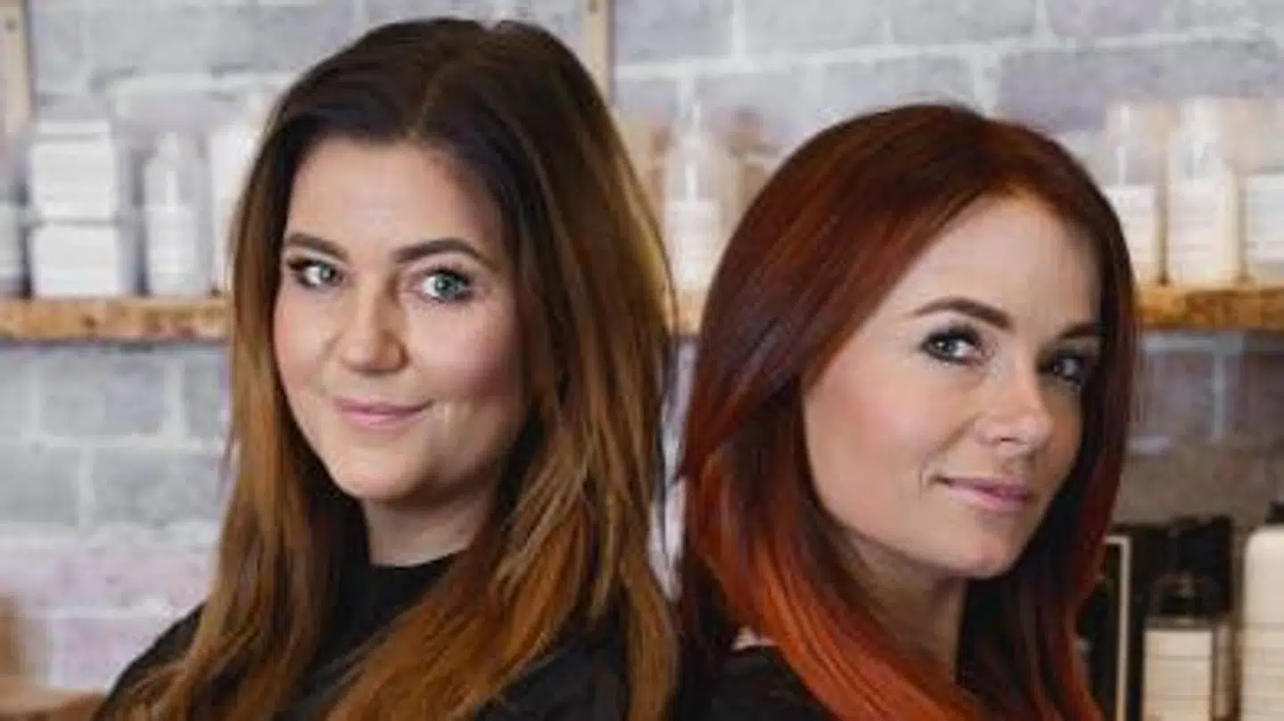 Pernille Huus (t.v.) og Mille Harbo fra frisørsalonen MIPEcph fik i første omgang nej til en øget kredit hos Nordea.