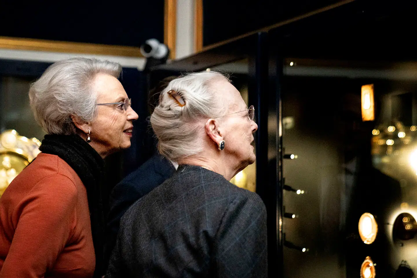 Dronning Margrethe og prinsesse Benedikte åbnede i februar udstillingen 'Fabergékammeret' på Amalienborgmuseet.
