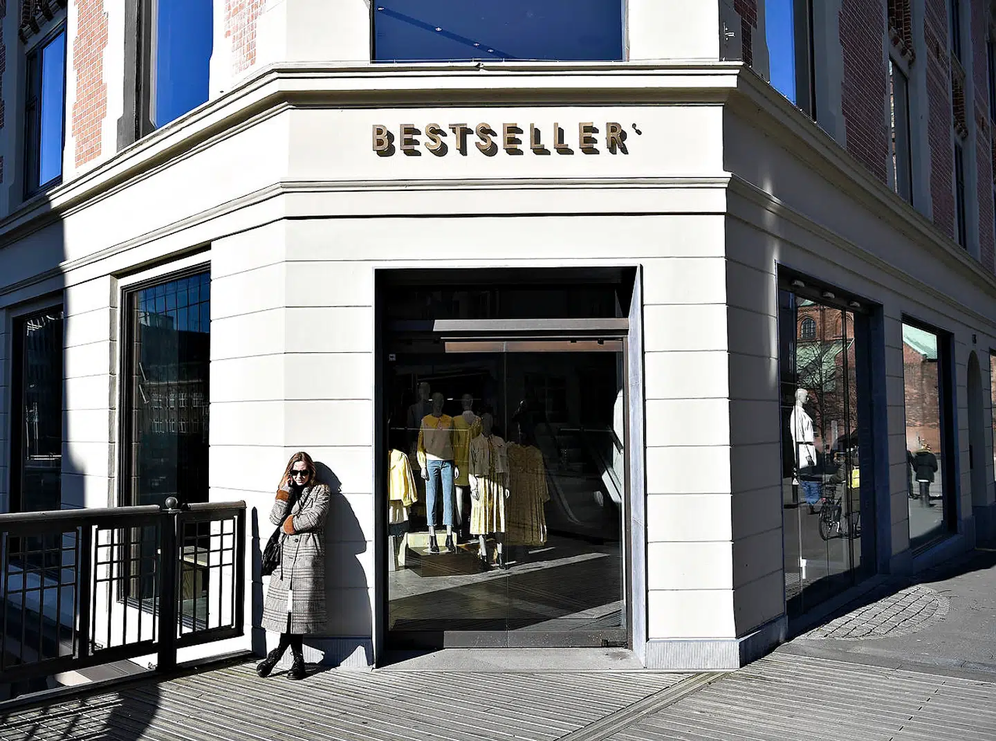 2750 af Bestsellers butikker er lukket som følge af coronakrisen, oplyser Anders Holch Povlsen til Børsen.