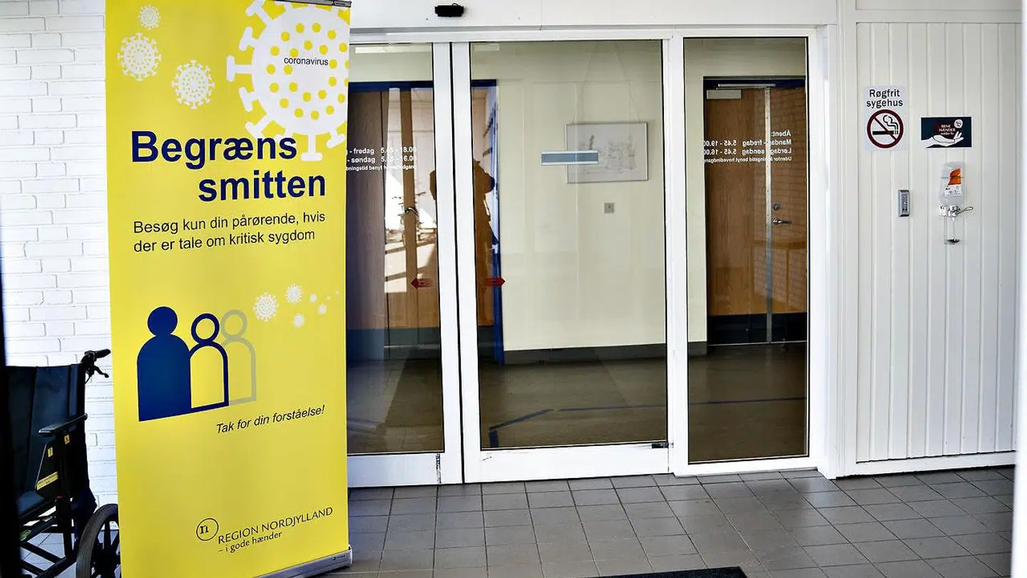 Pårørende opfordres til ikke at komme på sygehusene i Danmark grundet smittefare.