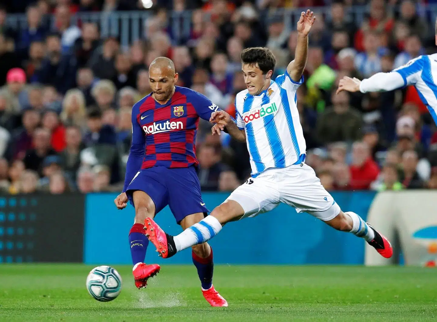 Soccer Football - La Liga Santander - FC Barcelona v Real Sociedad - Camp Nou, Barcelona, Spain - March 7, 2020 Barcelona's Martin Braithwaite in action with Real Sociedad's Ander Guevara REUTERS/Albert Gea