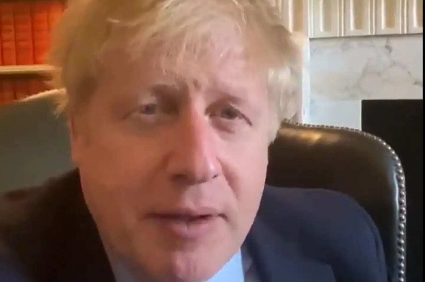 Et billede af den copronasmittede premierminister, Boris Johnson, som Downing Street offentliggjorde fredag. -/Ritzau Scanpix