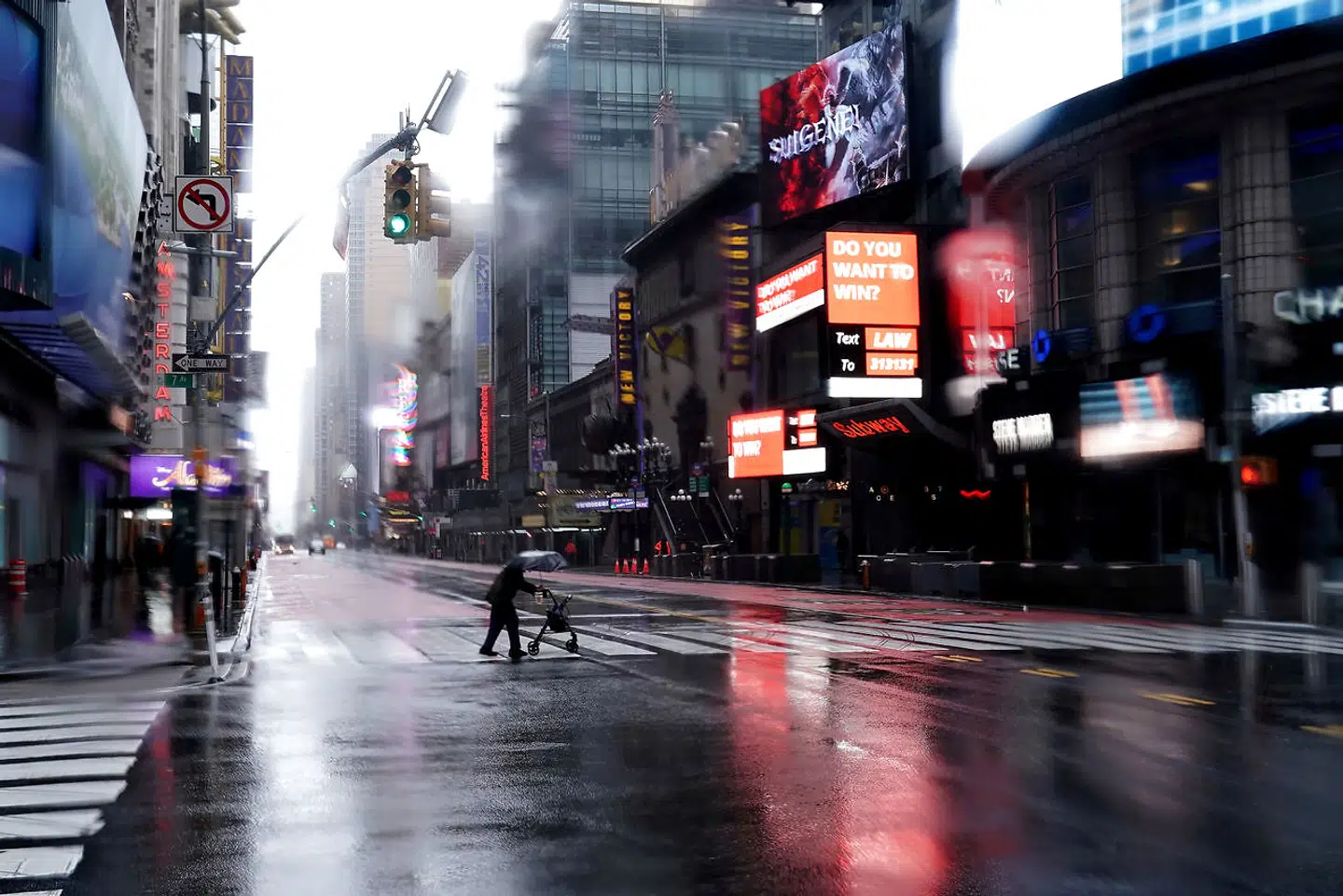 I aftes var der bare en enkelt person på hele Times Square i New York.