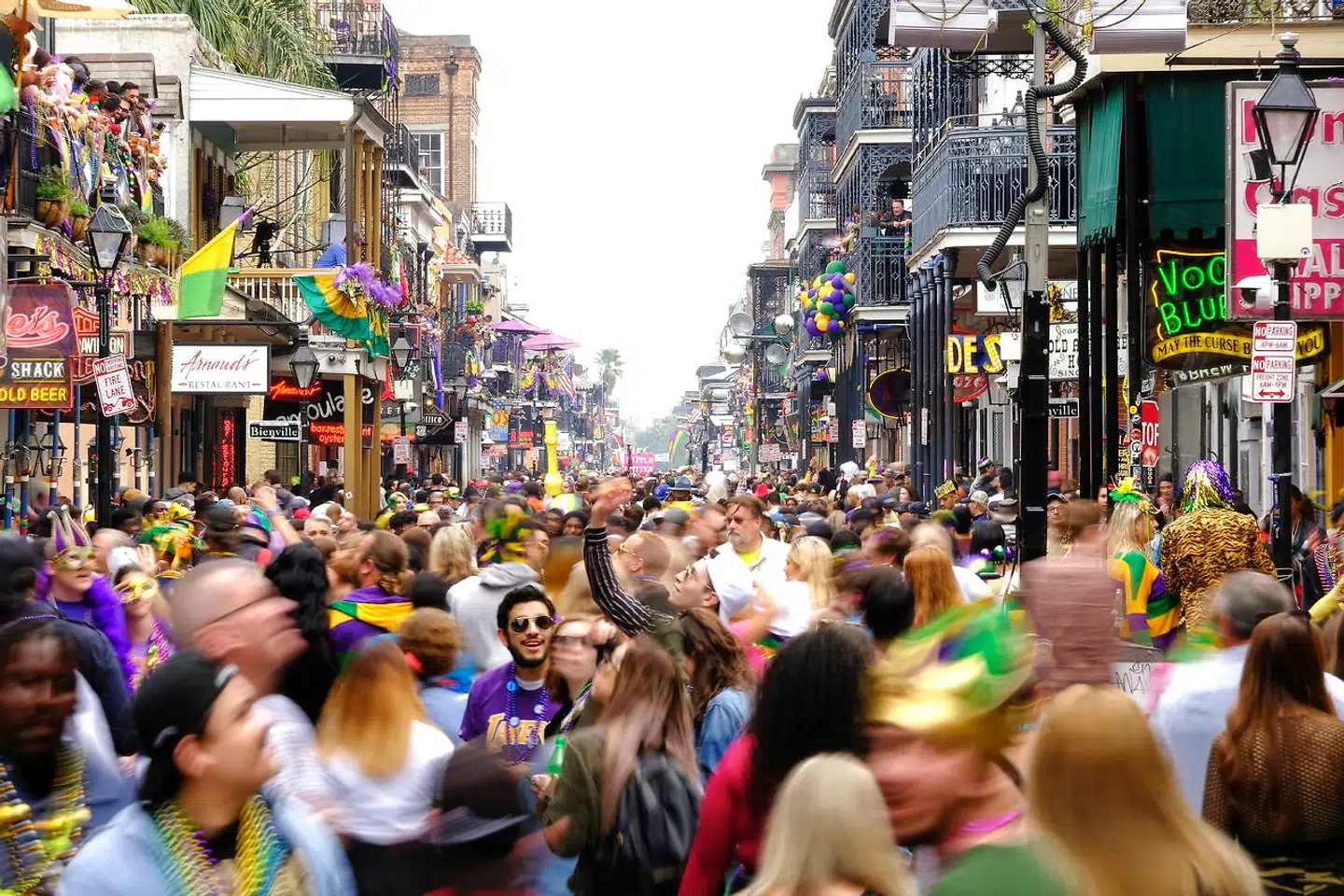 »Årets Mardi Gras fest var den perfekte storm for spredning af coronasmitte,« siger en amerikanske læge og Louisianas guvernør.