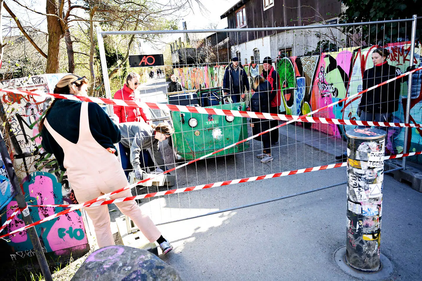 Christiania bliver lukket, lørdag den 21. marts 2020. Alt for mange gæster de seneste dage har fået fristaden Christiania til at lukke for besøgende fra lørdag klokken 12 af hensyn til faren for smitte med coronavirus.