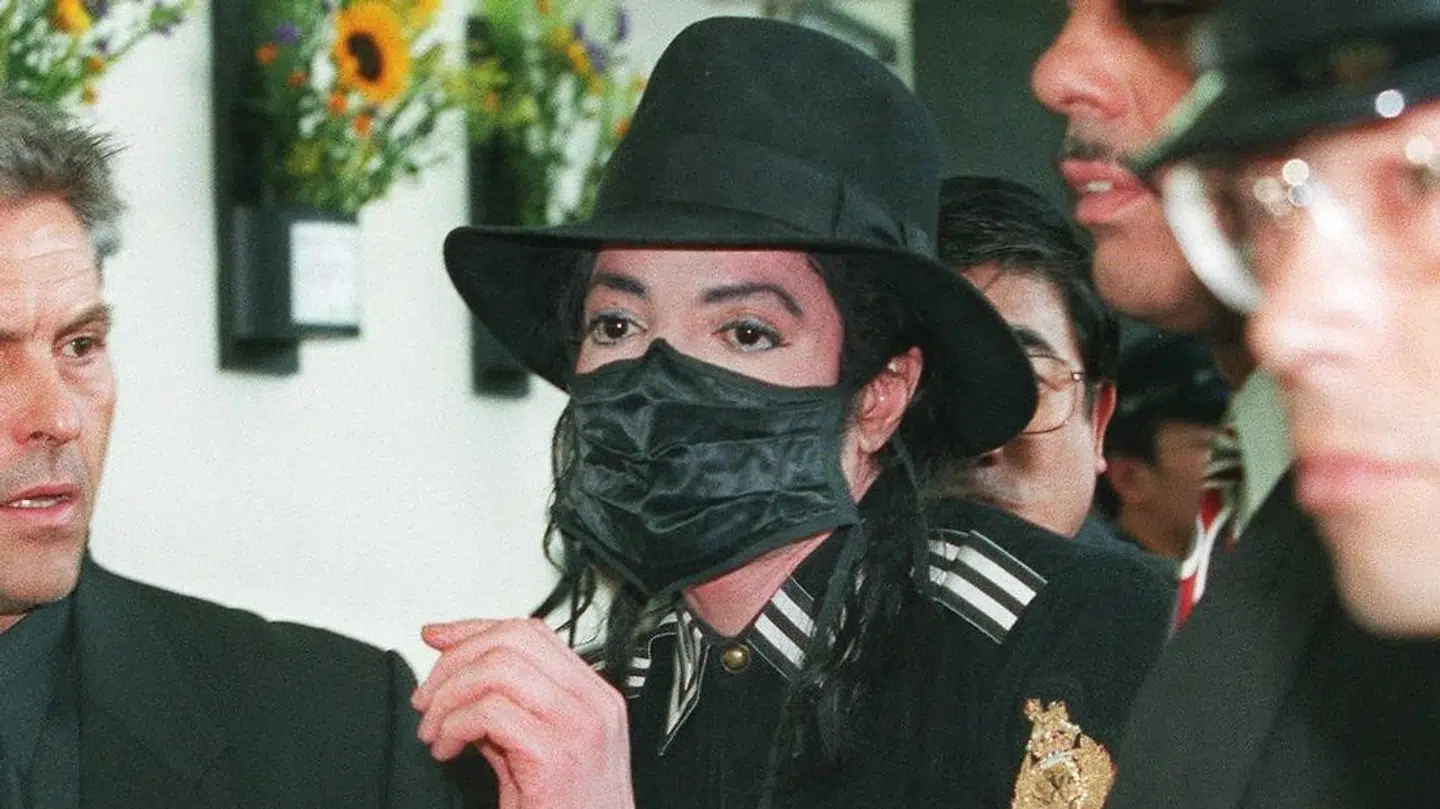 Michael Jackson benyttede ofte mundbind, når han var ude i offentligheden.