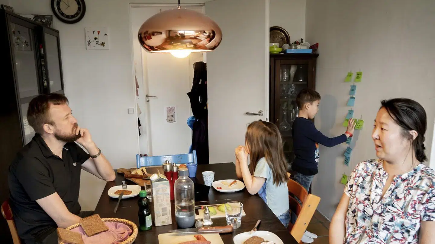 Børnefamilier prøver at få hverdagen til at hænge sammen.
