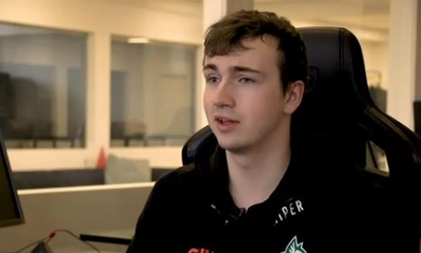 Patrick 'es3tag' Hansen.