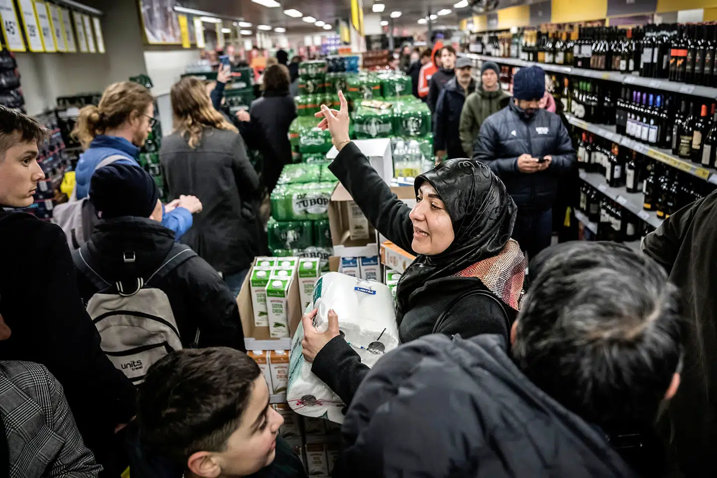 Coronavirus. Corona-krise i Danmark. Her hamstring i Netto på Nørrebrogade i København.