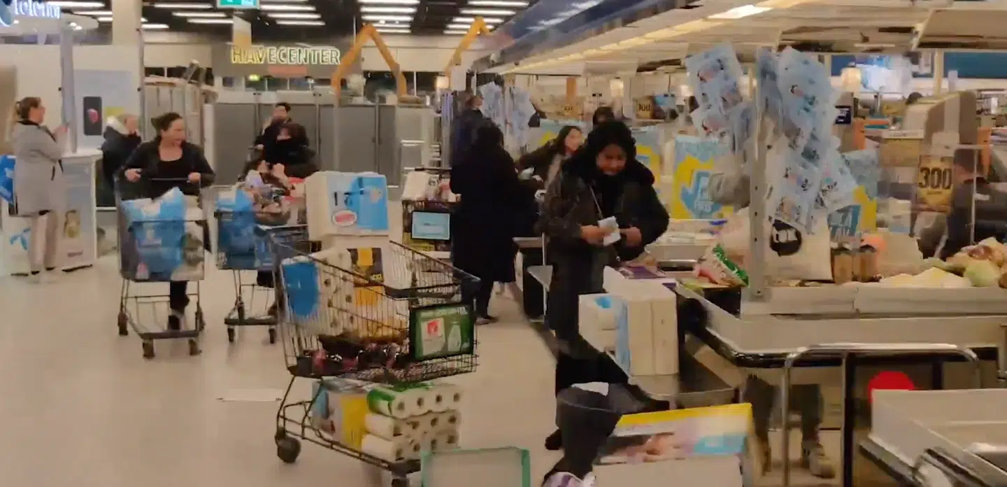 Mange supermarkeder over hele landet blev stormet af mennesker kort tid efter Mette Frederiksens tale 11.03.2020.