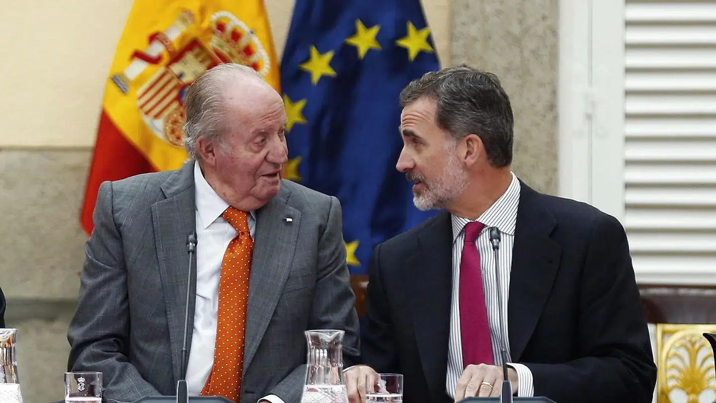 Kong Felipe, til højre, med sin far den tidligere kong Juan Carlos.