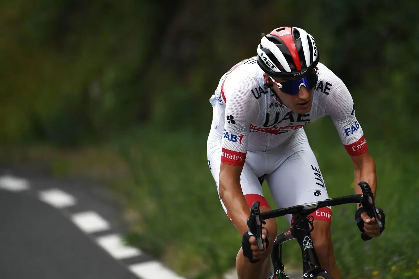 Sven Erik Bystrøm kører for UAE Team Emirates. Her under Tour de France i 2019.