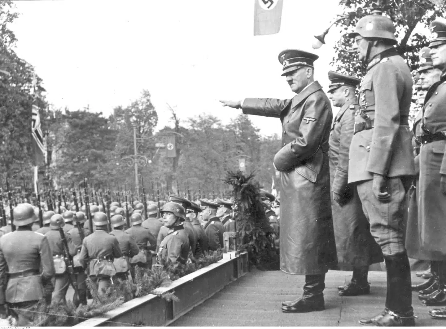 Hitler beorderede hævnaktionerne i Tjekkiet efter mordet på SS Obergruppenführer Reinhard Heydrich.