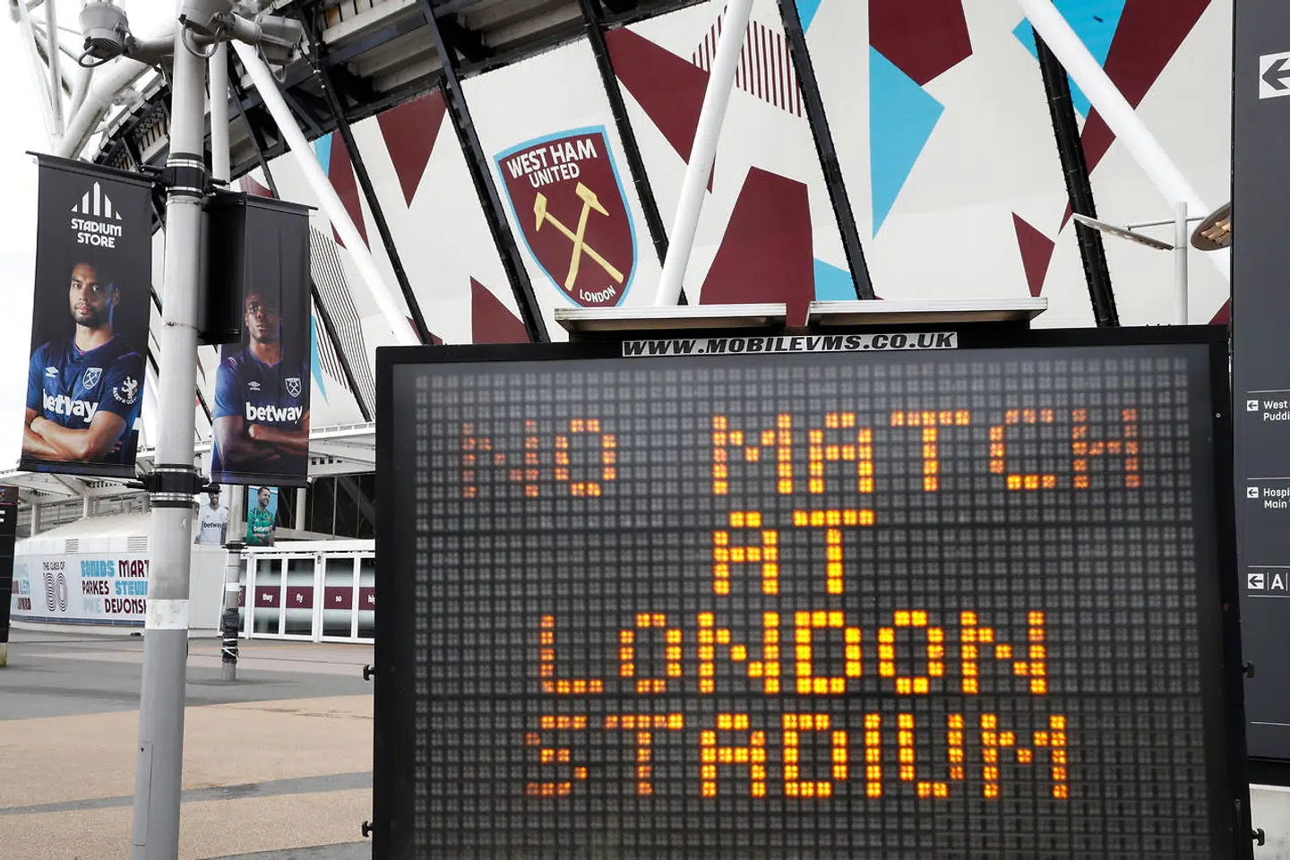 I England spilles der ikke fodbold indtil 3. april indtil videre. Her ved London Stadium, som huser West Ham United.