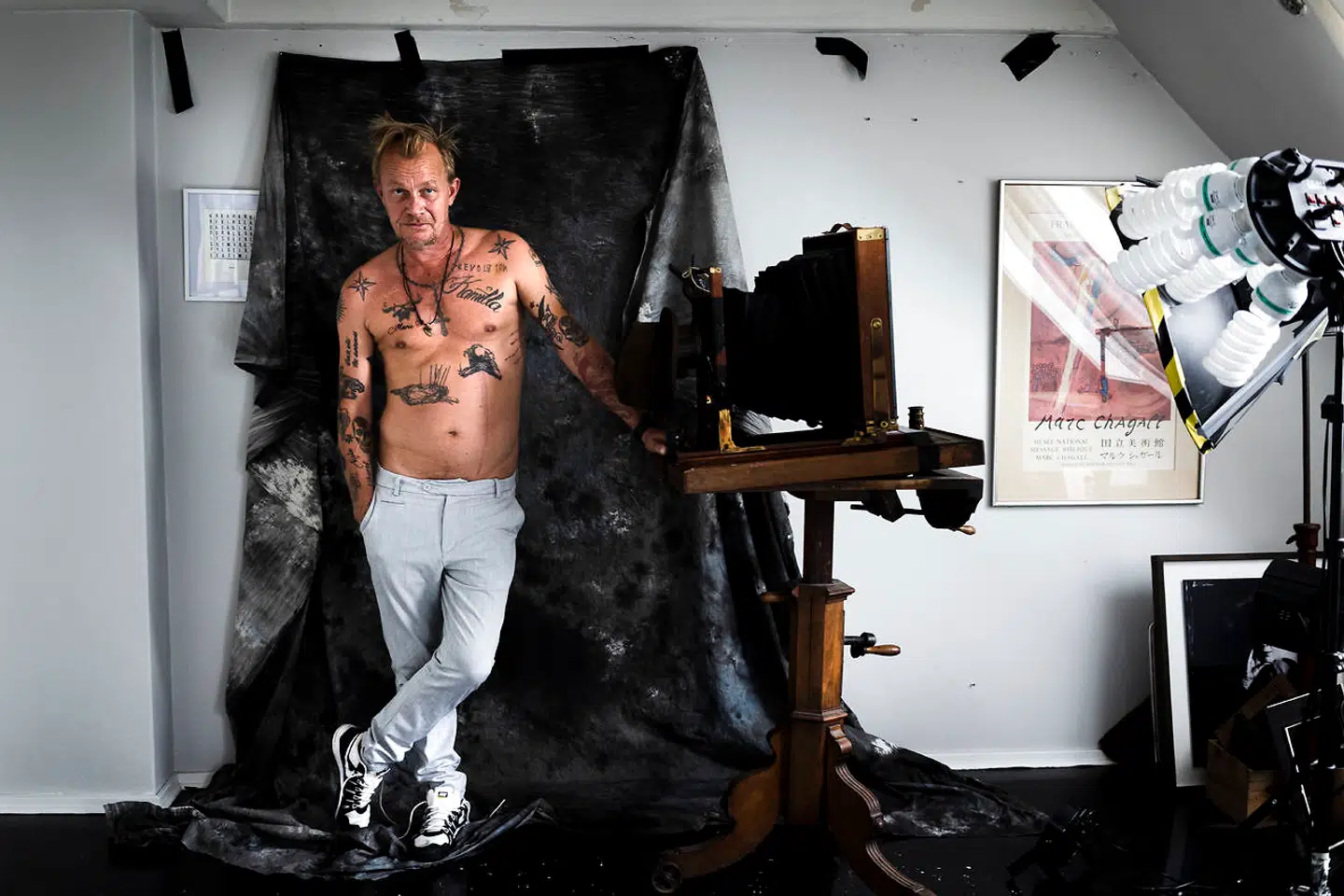 Fotograf Jan Grarup fotograferet i hans lejlighed på Østerbro.