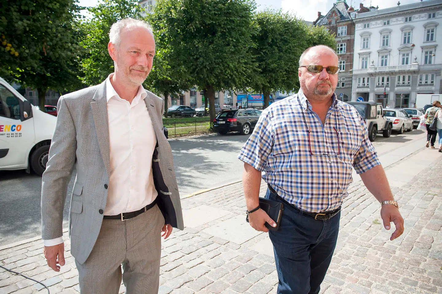 Divisionsforeningens direktør Claus Thomsen (tv) sammen med Allan K. Pedersen, der tidligere har været direktør i Superliga-klubben FC Nordsjælland.