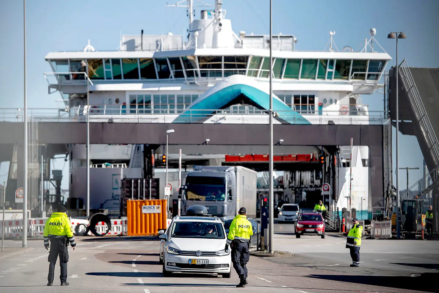 Den danske grænse ved Helsingør lørdag den 14. marts 2020. Statsministeren meddelte på et pressemøde fredag aften, at alle landets grænser lukker lørdag klokken 12:00. Foto: Bax Lindhardt