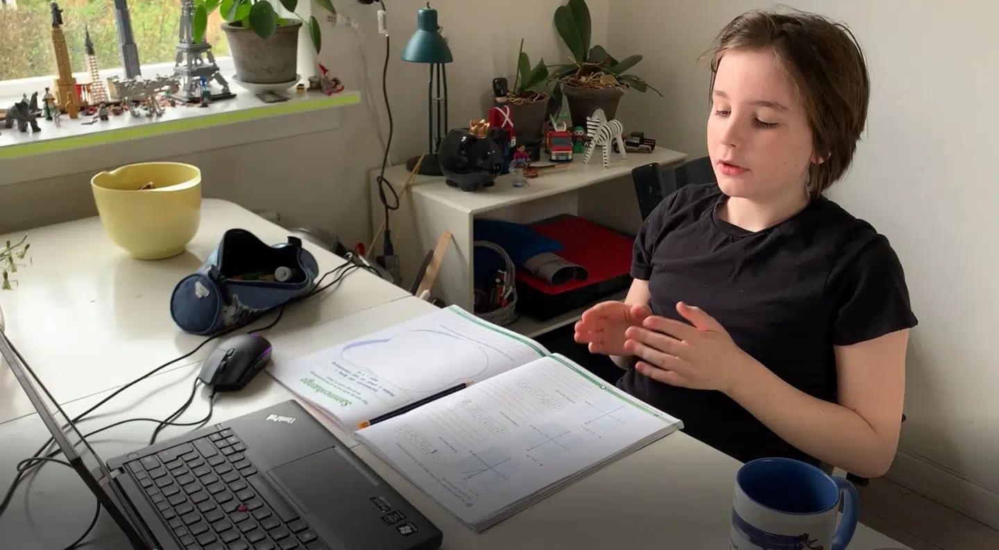 Marius ved lektierne.