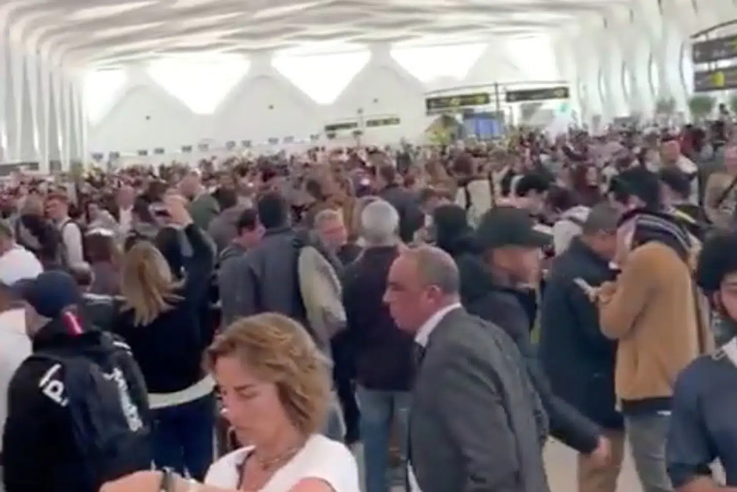 Billeder fra Marrakesh Lufthavn tidligere søndag efter landet lukkede ned for al flytrafik. Billede: Janine Kendalli. Janine Kendalli/Reuters