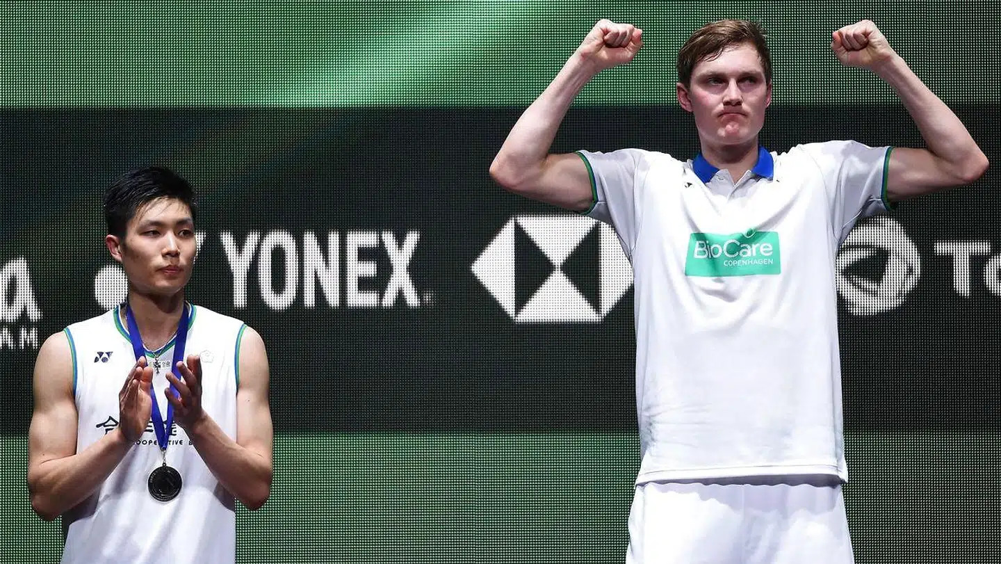 For første gang nogensinde stod Viktor Axelsen øverst på podiet ved All England.
