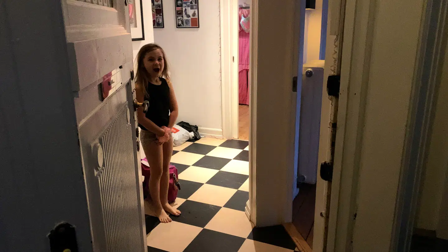 Øjeblikket, hvor Anna-Klara ser sin mor for første gang i 14 dage.