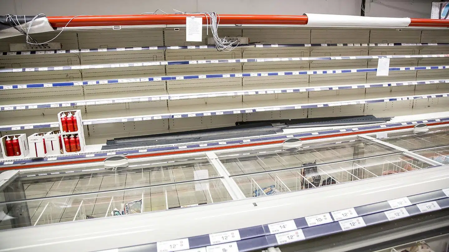 Folk er på indkøb og der er tomme hylder Rema 1000 i Ringsted efter statsministeren pressemøde, onsdag den 11. marts 2020.