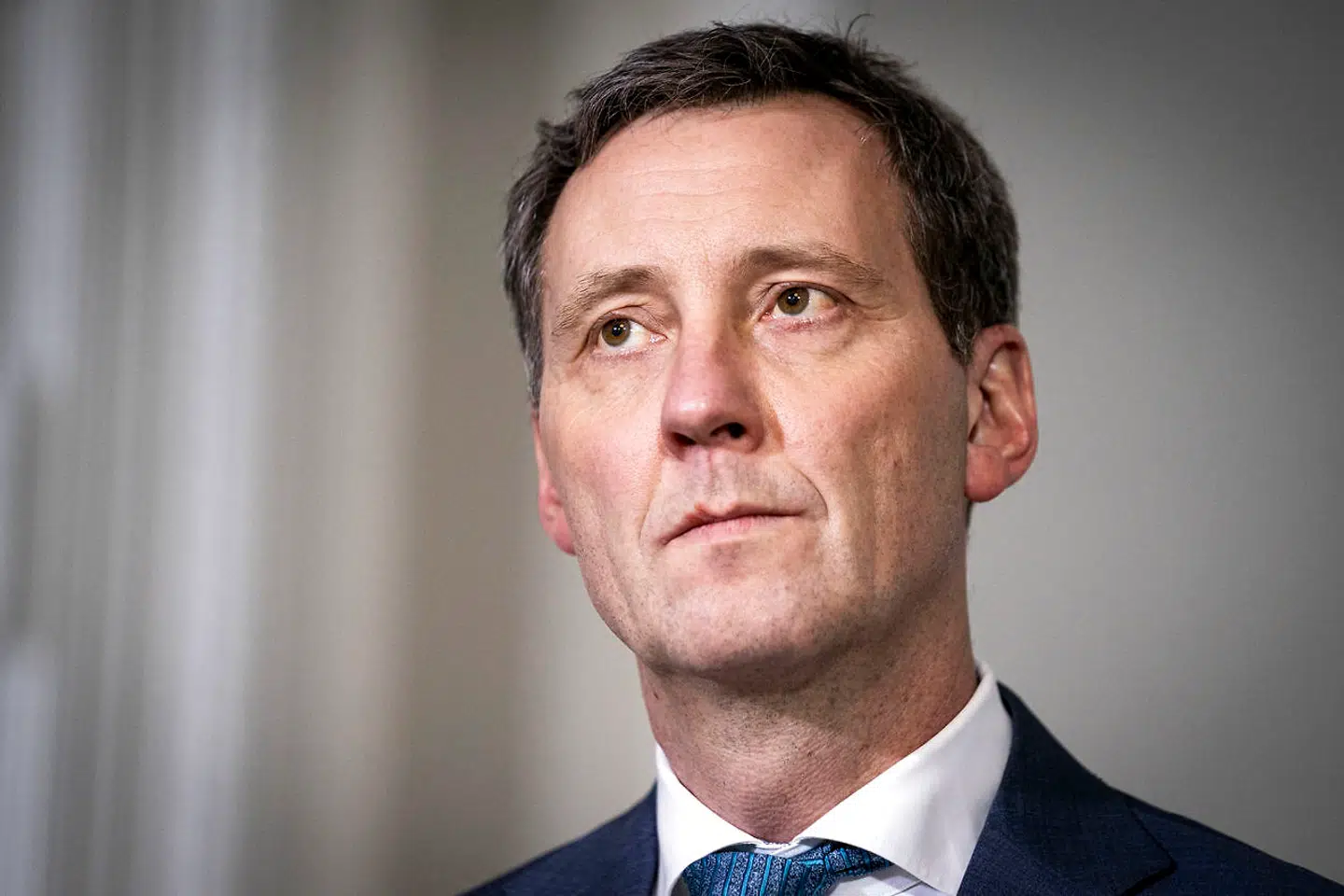 Jusitisminister Nick Hækkerup (S) vil ikke afvise at ændre på lovgivningen, hvis sagsbehandlingstiden fra anmeldelse til dom ikke falder, efter en ny politiaftale er indgået.