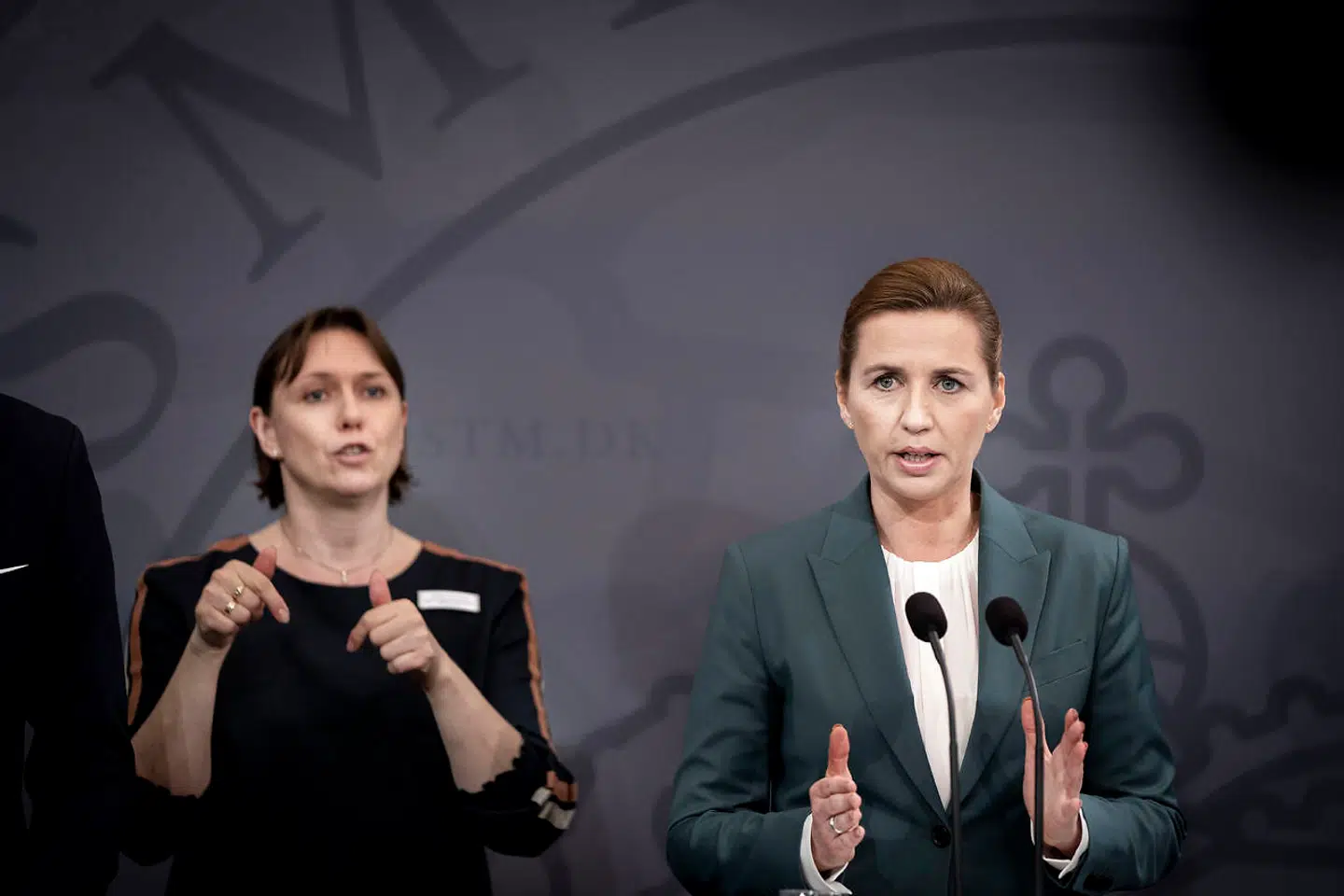 Statsminister Mette Frederiksen søsatte tirsdag nye initiativer, der skal afdæmpe corona-smitten i Danmark. Der blev bl.a. lavet et forbud for alle fly fra rød-risiko zoner mod at lande i København. Foto: Liselotte Sabroe.