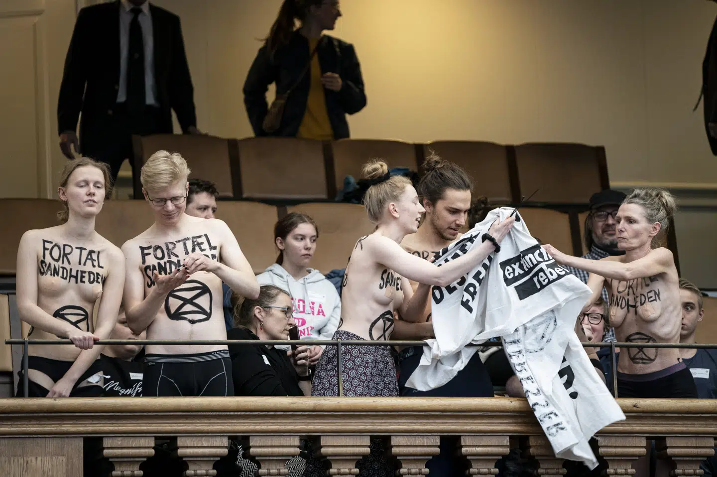 Aktivisterne afbrød mødet i protest mod regeringens utilstrækkelige handling overfor miljø- og klimakatastrofen. Liselotte Sabroe/Ritzau Scanpix