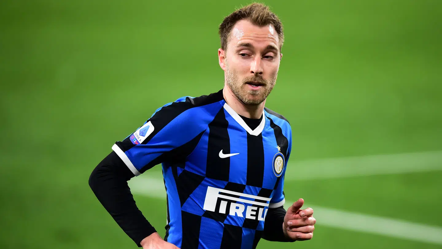 Christian Eriksen tog søndag aften plads på bænken, inden han blev bragt i spil efter 59 minutter.