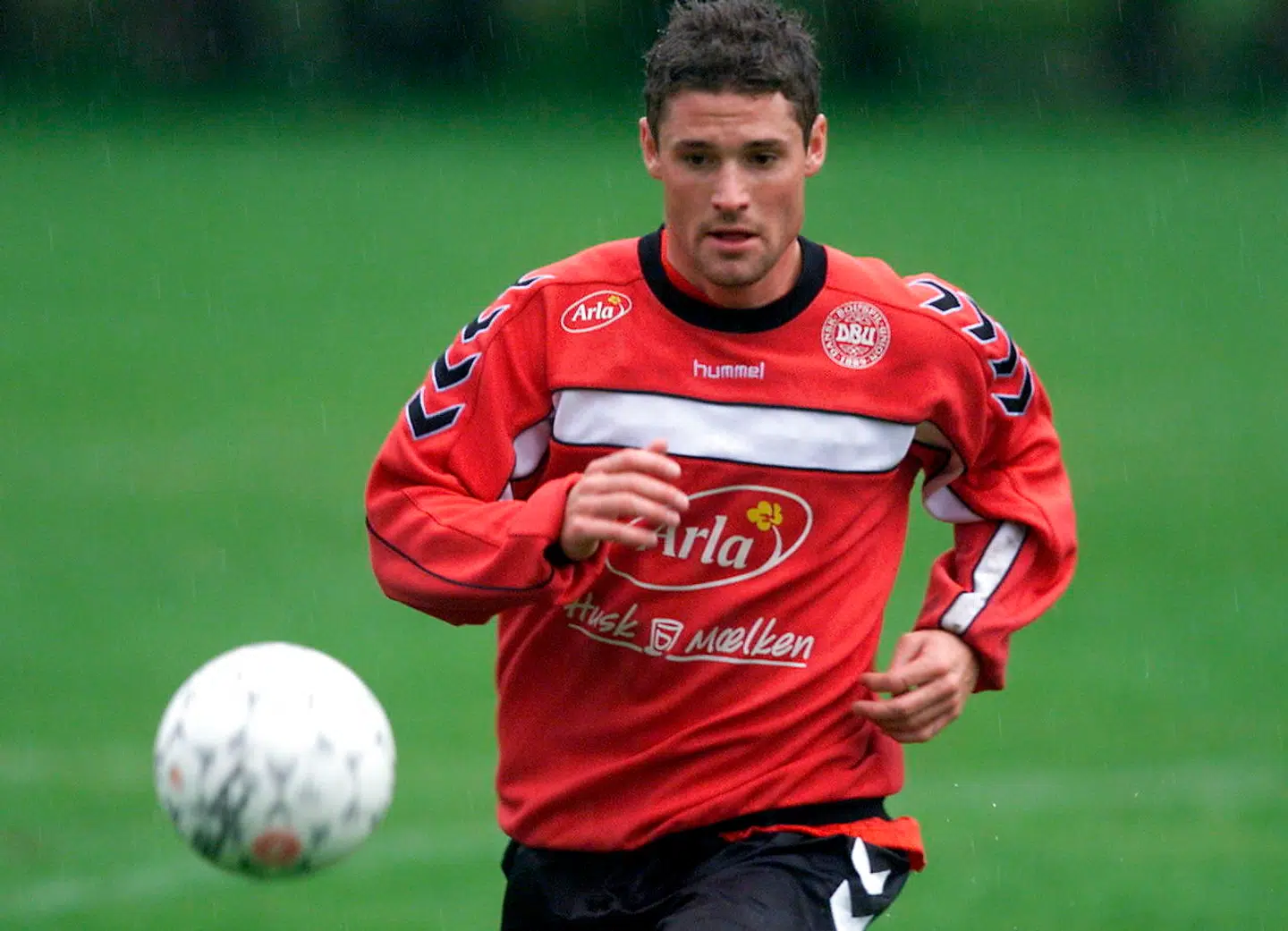 Brøndbys Peter Madsen ses her til træning med fodboldlandsholdet i Vedbæk tilbage i 2001.