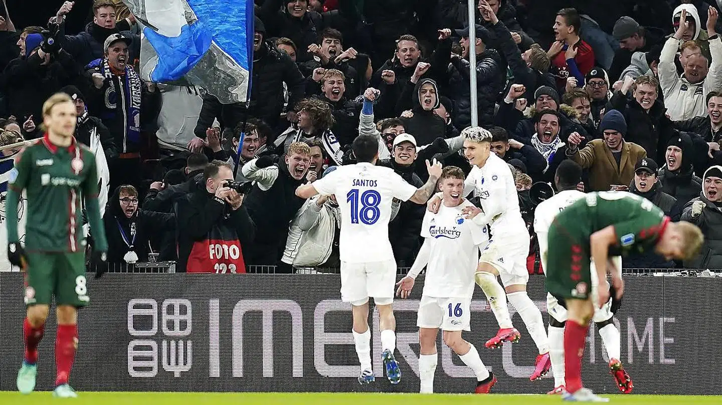 Viasat overvejer dåselyd i deres dækning af tilskuerløse kampe.