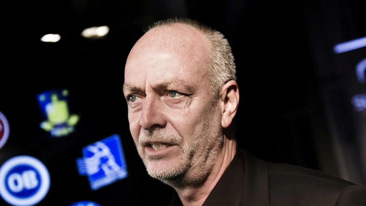 Direktør i Divisionsforeningen Claus Thomsen er ikke bekymret, selvom seertallet til Superliga-kampene på Canal 9 styrtdykker.