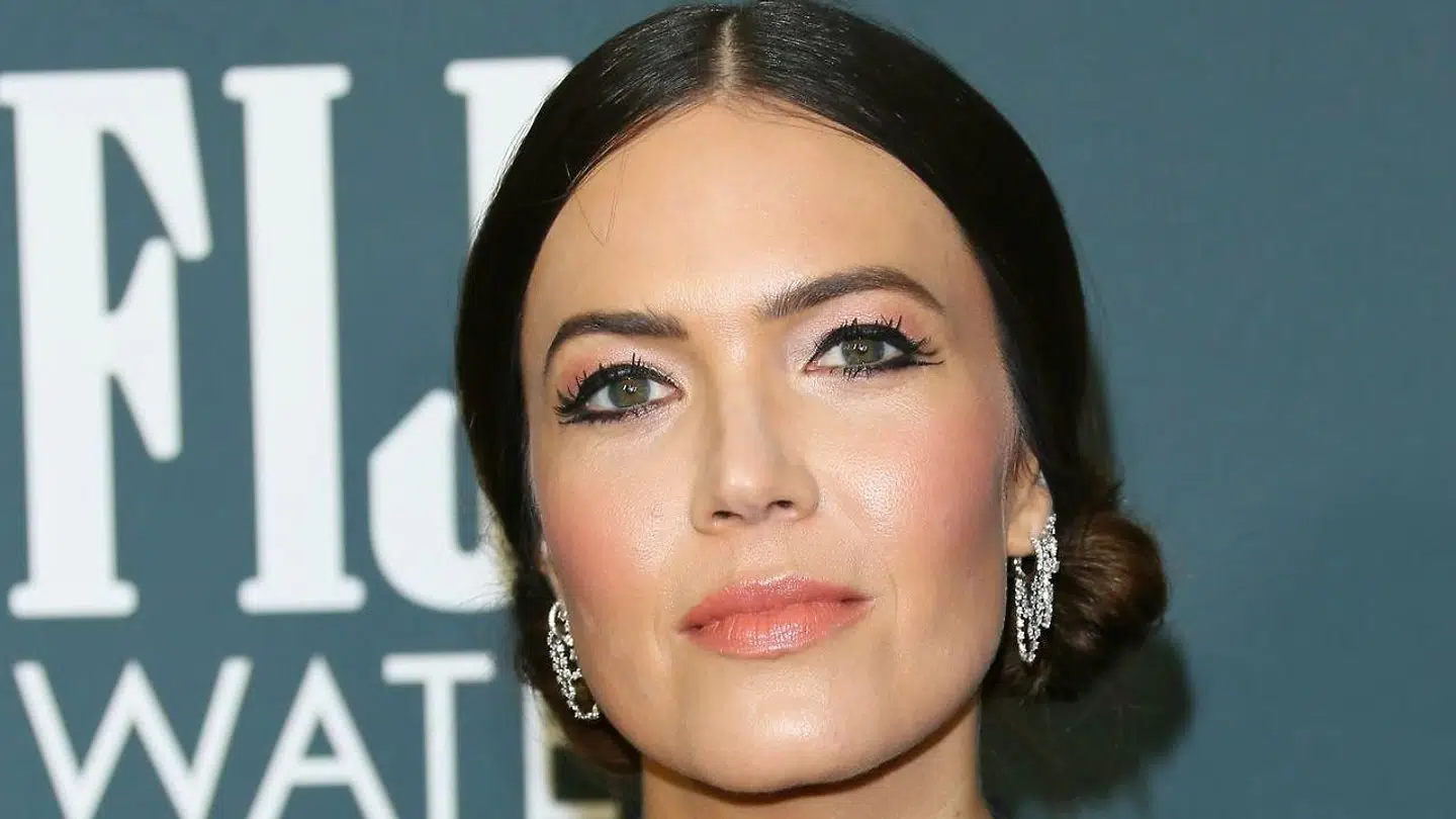 Her ankommer Mandy Moore til Annual Critics' Choice Awards i januar i år. (Photo by Jean-Baptiste LACROIX / AFP)