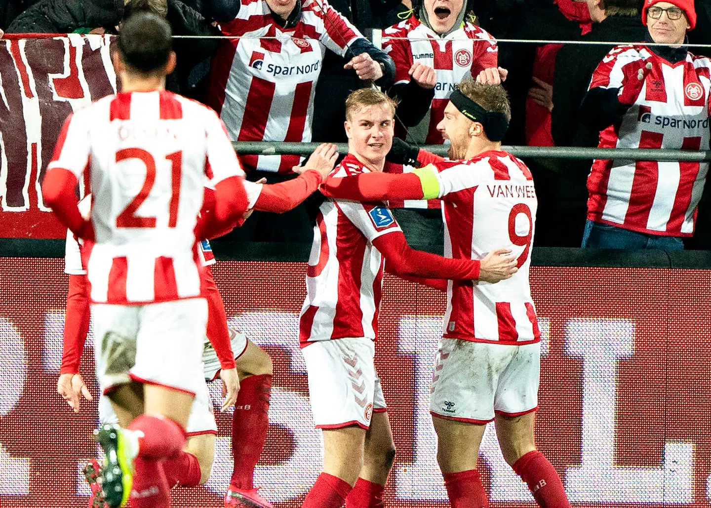 AaB's Oliver Klitten har scoret til 2-0 i pokalkvartfinalen mod FC København.
