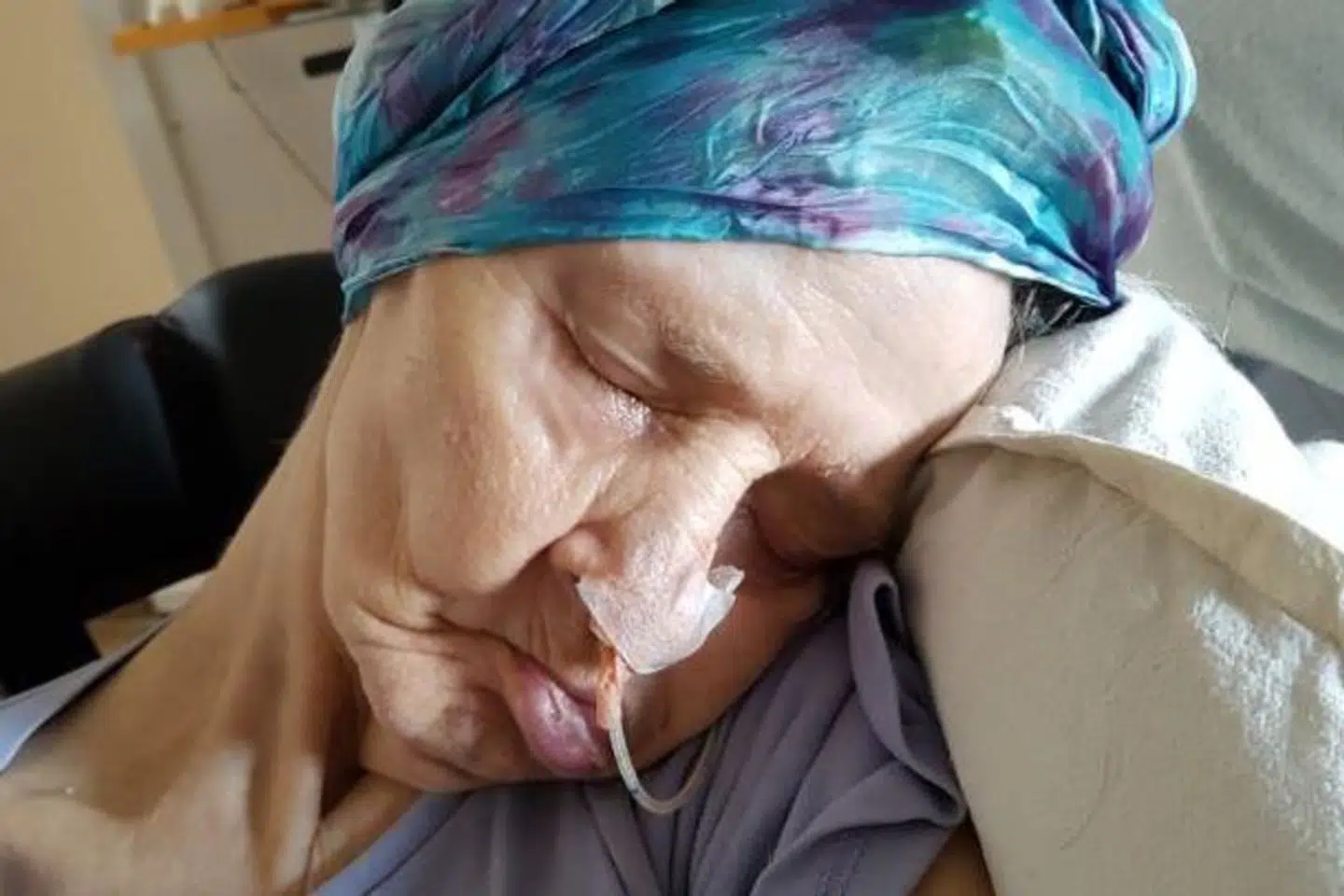 Tove Sonn afgik ved døden 14. februar 2018. Hun blev kvalt i sin sondemad. Nu er en 52-årig afdelingssygeplejerske tiltalt for grov og gentagen pligtforsømmelse.