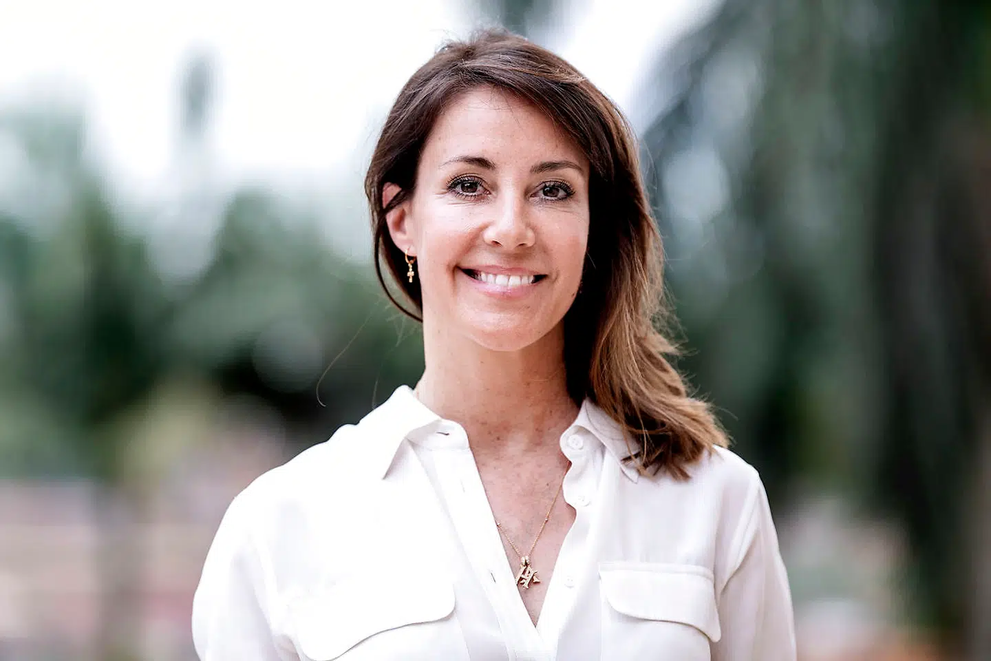 Prinsesse Marie har et A og et H i sin halskæde. Bogstaverne er forbogstaver i hendes børns navne.