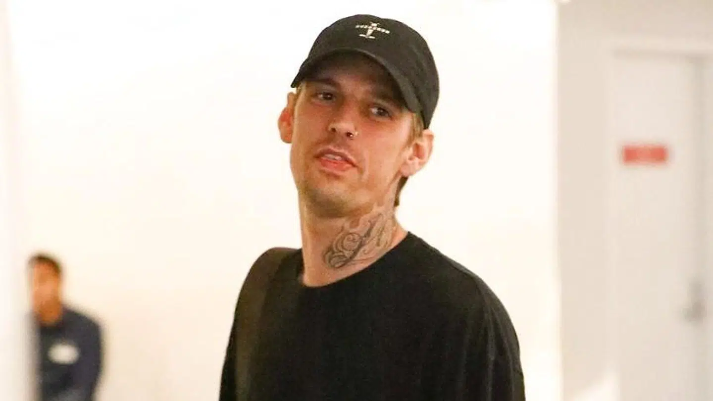 Aaron Carter fotograferet 14. august kort efter rygterne om, at han var selvmordstruet. Siden har han indrømmet, at han lider af en række psykiske sygdomme, balndt andet skizofreni.