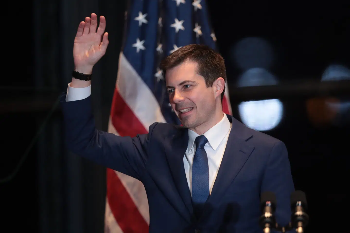 38-årige Pete Buttigieg klarede sig strålende i starten i kampen om at blive kandidat for Demokraterne, da han ved vælgermøderne i Iowa tog den første valgsejr. Det fulgte han op med en anden plads i New Hampshire. De store resultater er dog udeblevet ved de efterfølgende valg. Scott Olson/Ritzau Scanpix